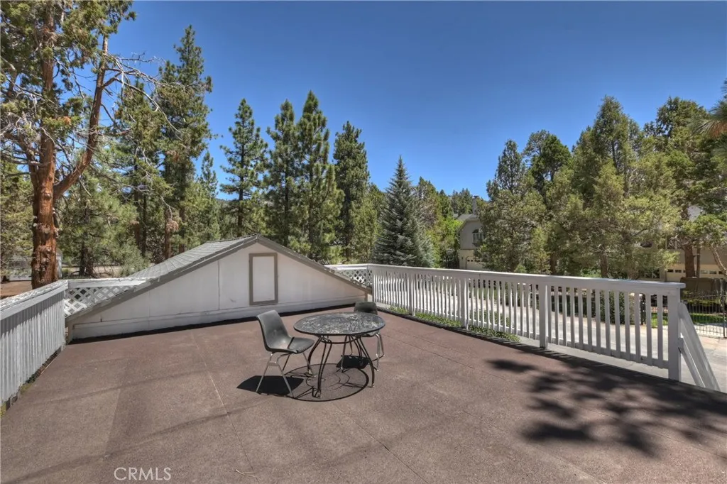 1109 Holden Avenue, Big Bear City, California 92314 home-pic-31