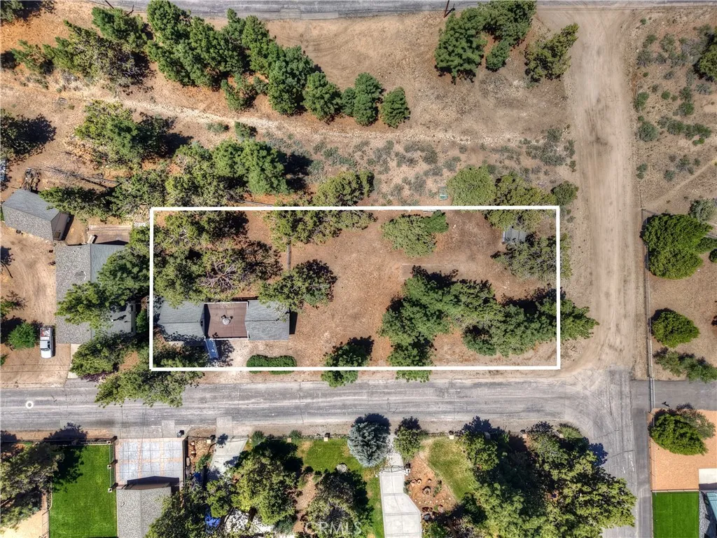 1109 Holden Avenue, Big Bear City, California 92314 home-pic-6