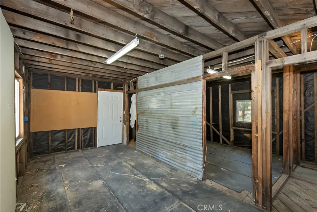 1109 Holden Avenue, Big Bear City, California 92314 home-pic-40