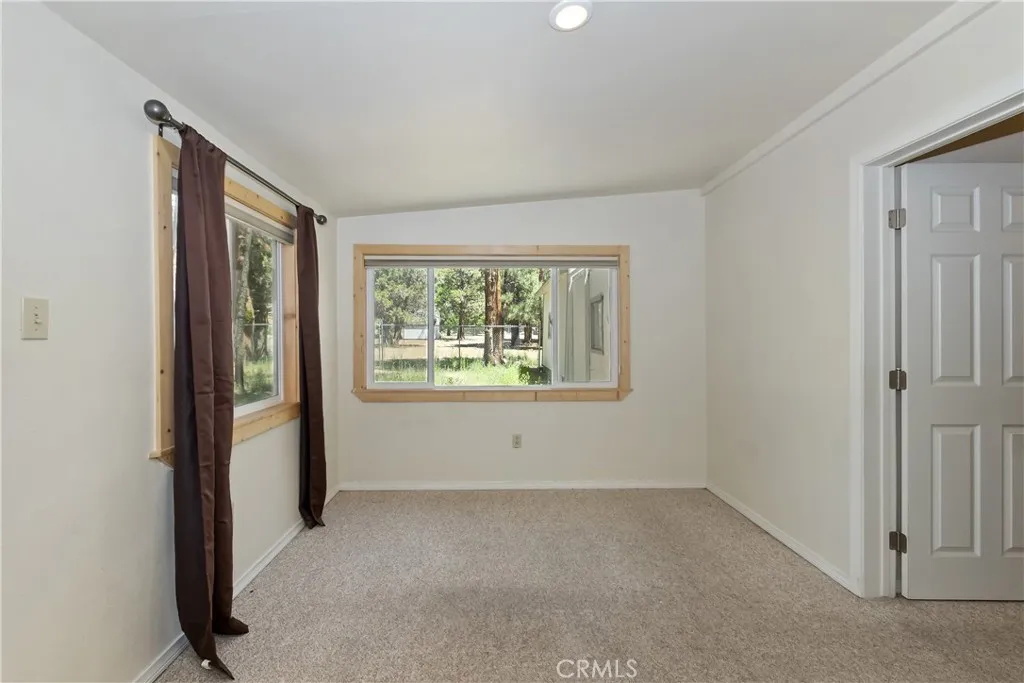 1109 Holden Avenue, Big Bear City, California 92314 home-pic-22
