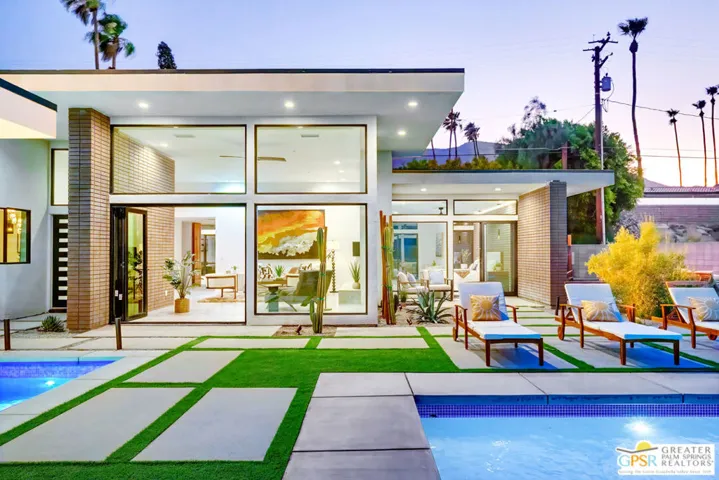 2233 N Vista Drive, Palm Springs, California 92262