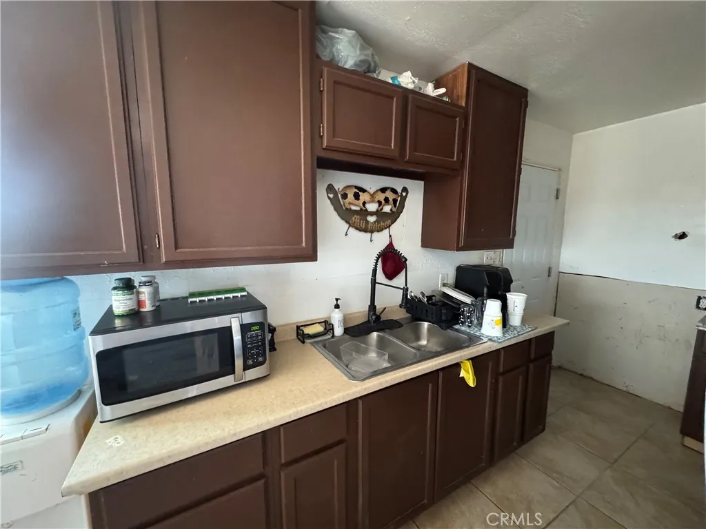 244 Woodham Avenue, Barstow, California 92311 home-pic-4