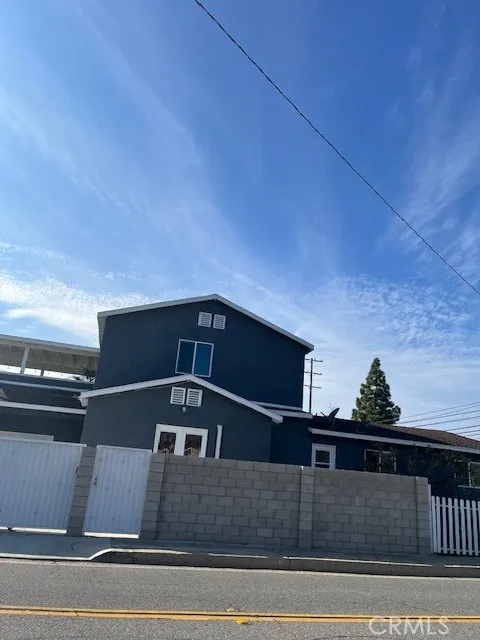 226 E Edinger Avenue, Santa Ana, California 92707 home-pic-3