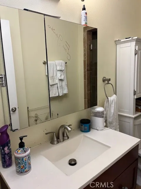 226 E Edinger Avenue, Santa Ana, California 92707 home-pic-15
