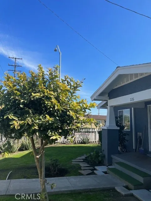 226 E Edinger Avenue, Santa Ana, California 92707 home-pic-1