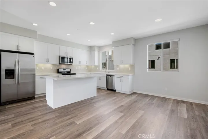 168 Harringay, Irvine, California 92618