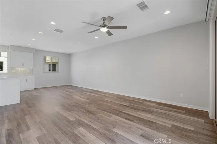 168 Harringay, Irvine, California 92618