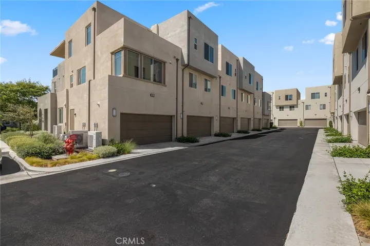 168 Harringay, Irvine, California 92618