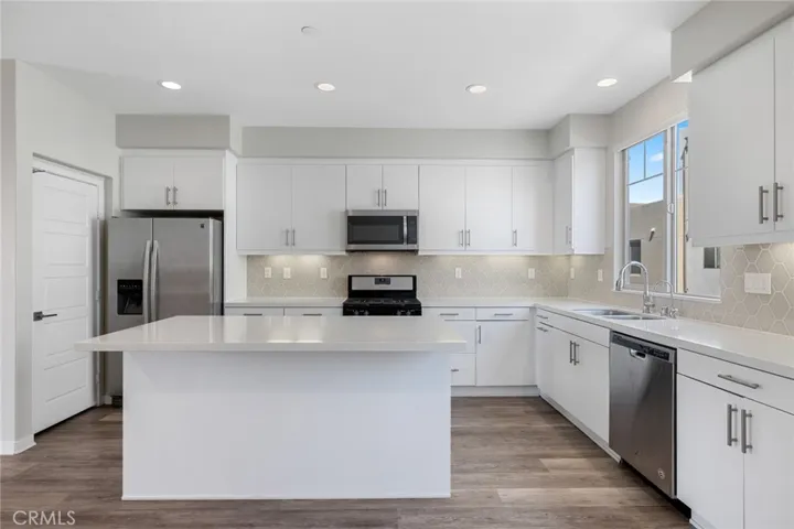 168 Harringay, Irvine, California 92618