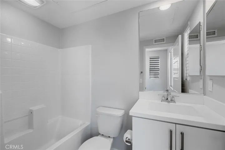 168 Harringay, Irvine, California 92618