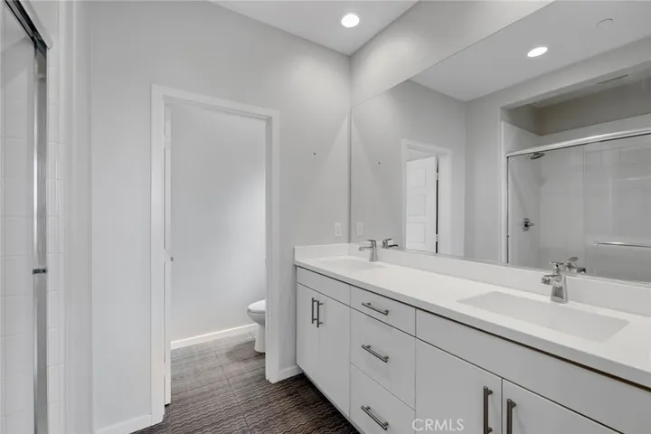 168 Harringay, Irvine, California 92618
