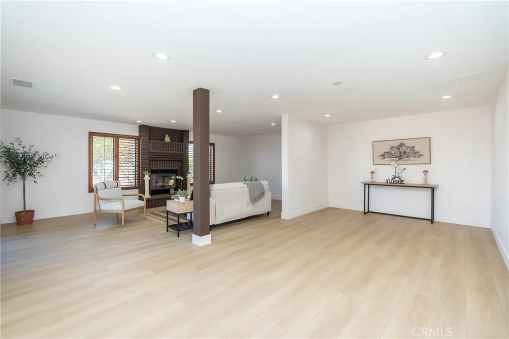 16066 Rancho Verde Circle, Riverside, California 92506 home-pic-24