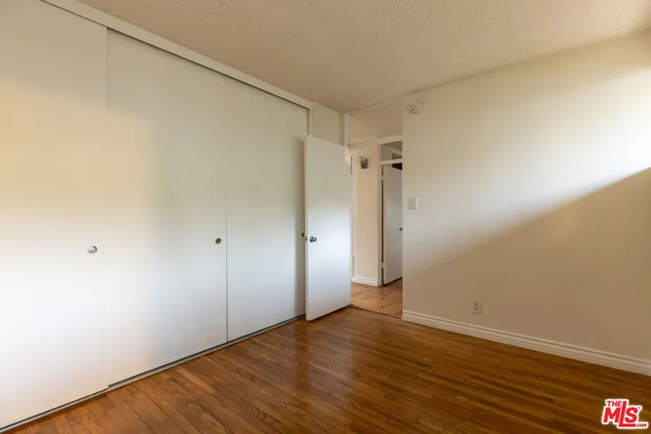 11131 Rose Avenue 5, Los Angeles, California 90034
