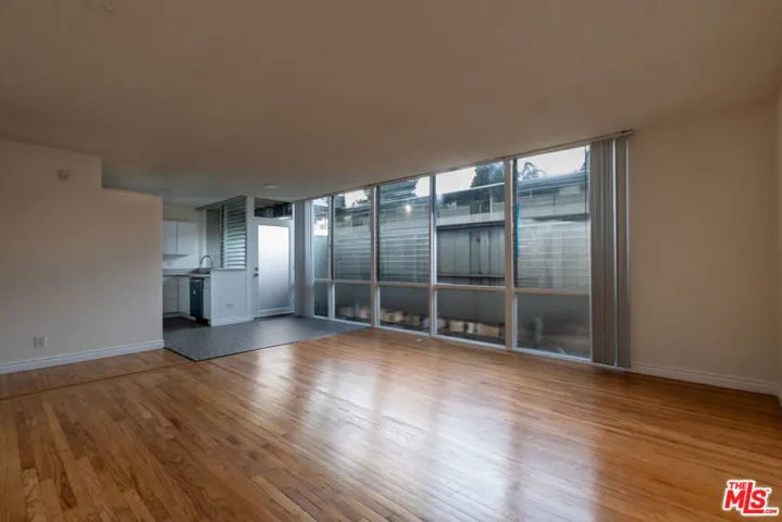 11131 Rose Avenue 5, Los Angeles, California 90034