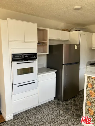11131 Rose Avenue 5, Los Angeles, California 90034