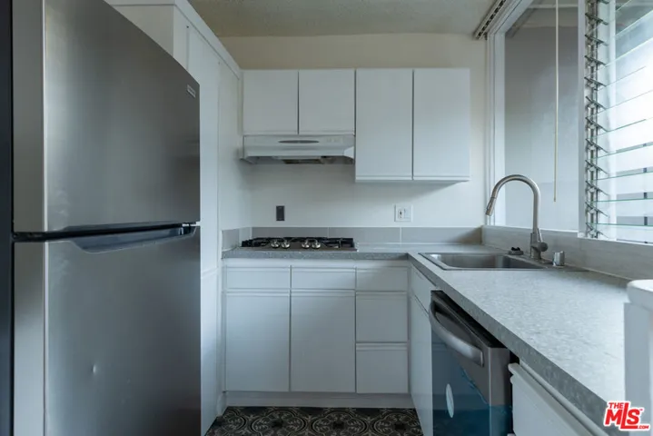 11131 Rose Avenue 5, Los Angeles, California 90034