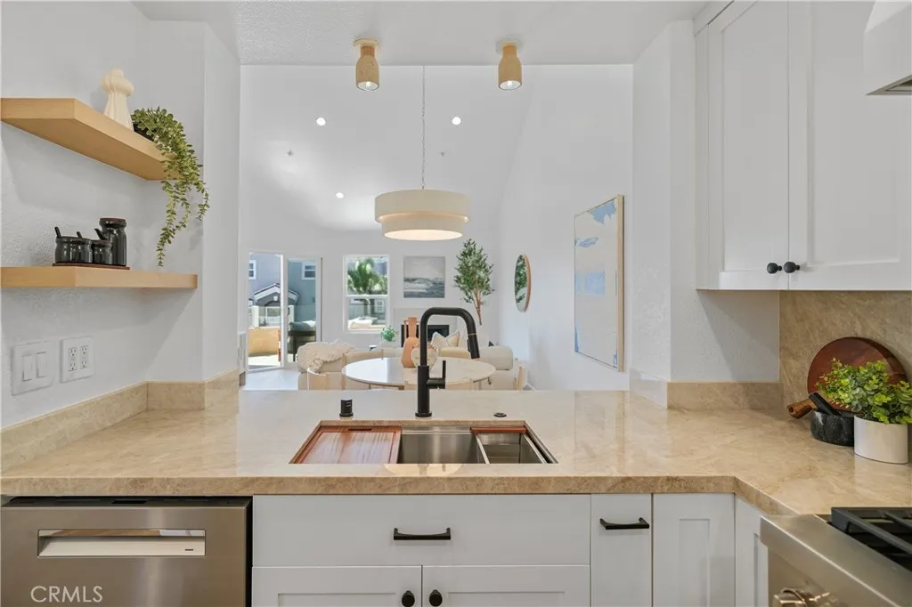 2000 Pacific Coast Highway 313, Huntington Beach, California 92649 home-pic-19