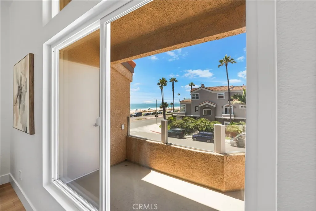 2000 Pacific Coast Highway 313, Huntington Beach, California 92649 home-pic-22