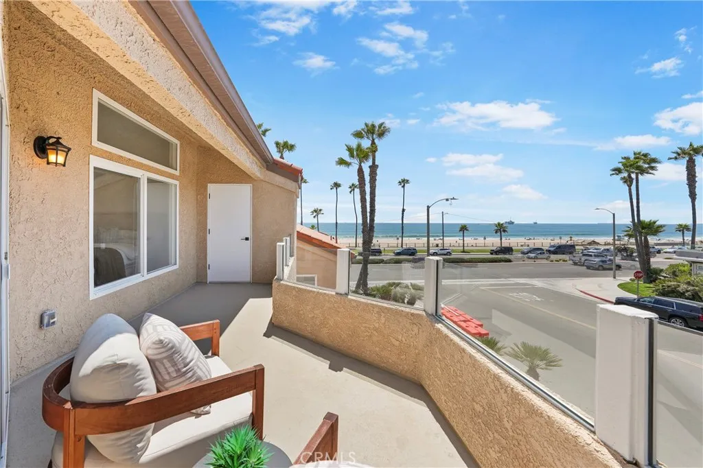 2000 Pacific Coast Highway 313, Huntington Beach, California 92649 home-pic-5