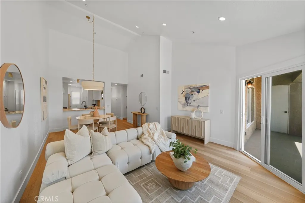 2000 Pacific Coast Highway 313, Huntington Beach, California 92649 home-pic-15