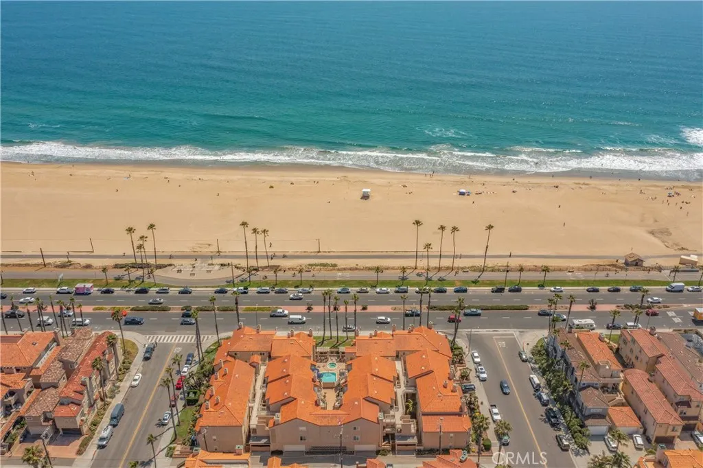2000 Pacific Coast Highway 313, Huntington Beach, California 92649 home-pic-0