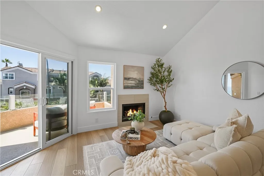 2000 Pacific Coast Highway 313, Huntington Beach, California 92649 home-pic-11