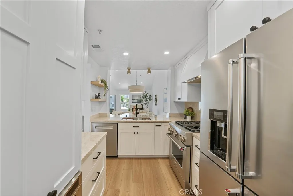 2000 Pacific Coast Highway 313, Huntington Beach, California 92649 home-pic-20
