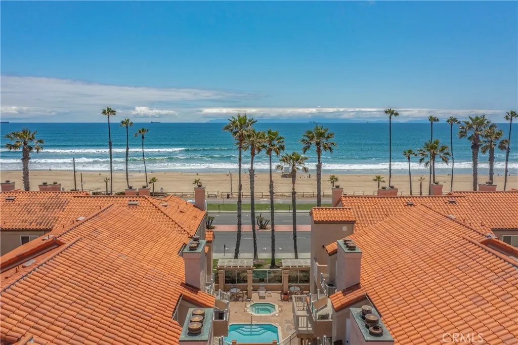 2000 Pacific Coast Highway 313, Huntington Beach, California 92649 home-pic-3