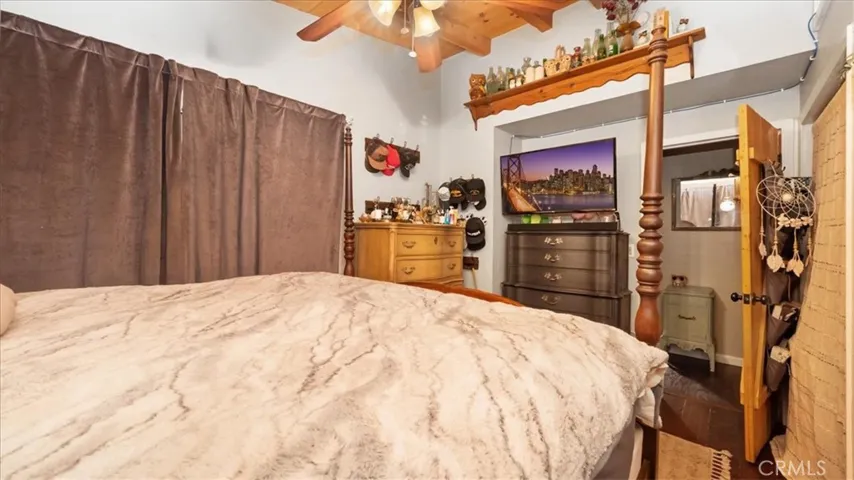 25086 Boa Drive, Crestline, California 92325