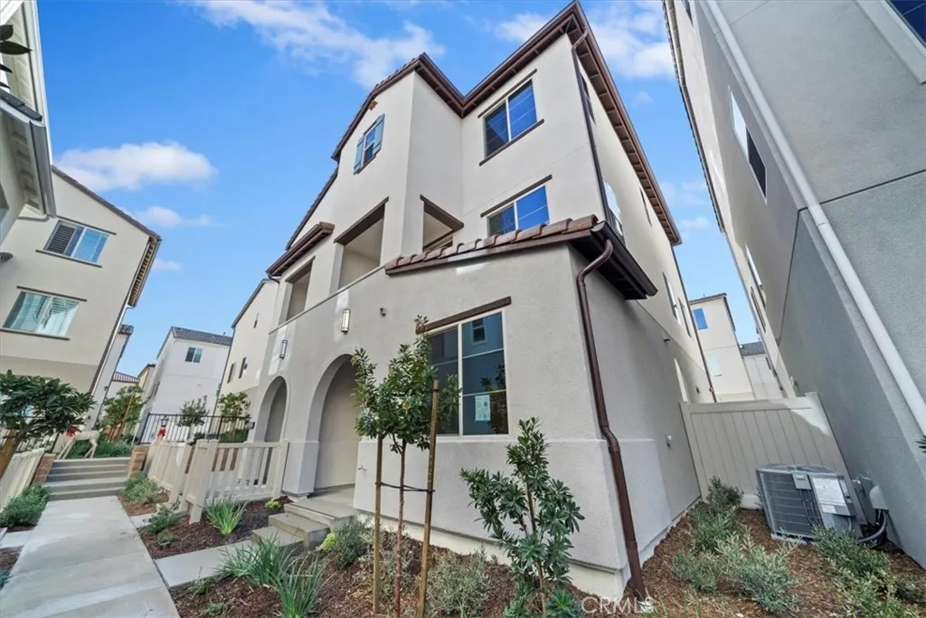 2561 Sprout Lane, Corona, California 92883 home-pic-0
