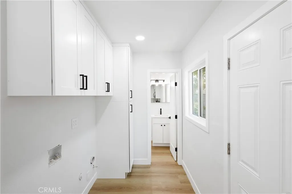 18746 Welby Way, Reseda, California 91335 home-pic-20