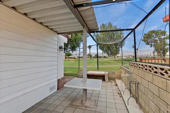 07-Side Yard