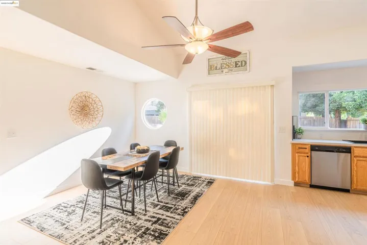 5425 Spur St, Riverbank, California 95367-9440