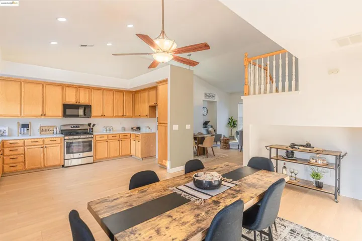 5425 Spur St, Riverbank, California 95367-9440