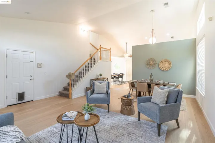 5425 Spur St, Riverbank, California 95367-9440