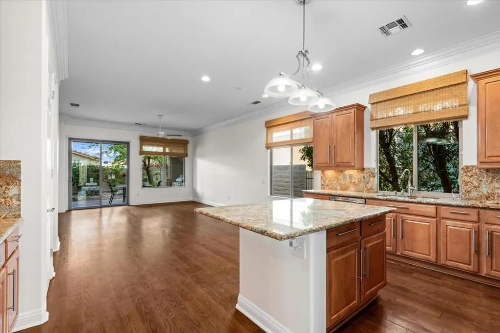 80555 Avenida San Fernando, Indio, California 92203 home-pic-2