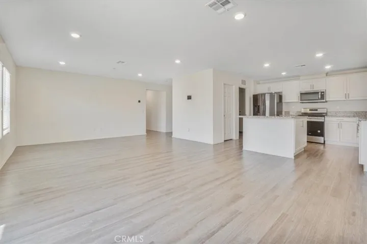 12956 9th Avenue, Victorville, California 92395
