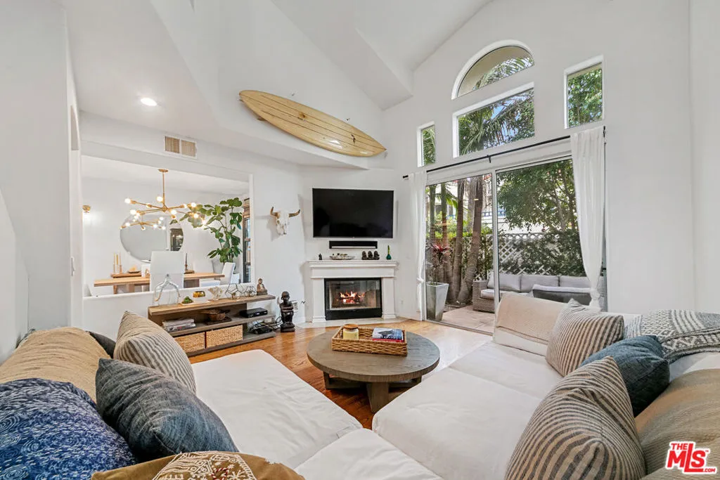 6477 Zuma View Place 125, Malibu, California 90265, 3 Bedrooms Bedrooms, ,3 BathroomsBathrooms,Residential Lease,For Rent,Zuma View,25560749