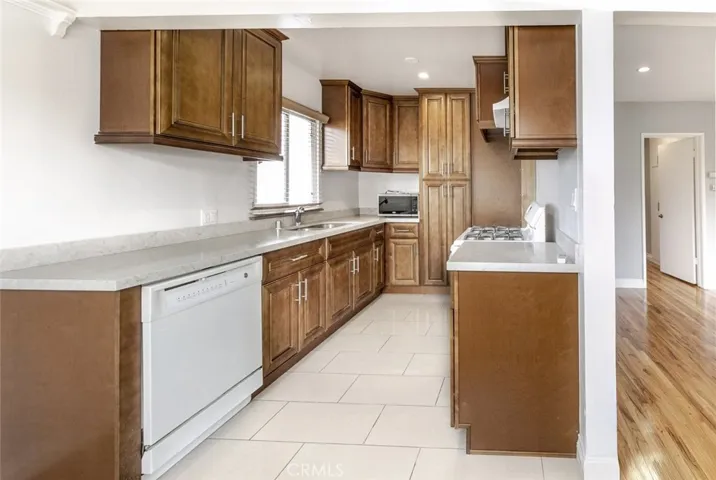 11549 Sylvan Street 6, North Hollywood, California 91606