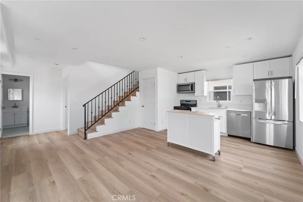 18656 Runnymede Street, Reseda, California 91335 home-pic-27