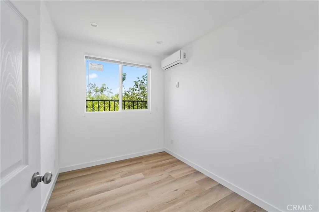 18656 Runnymede Street, Reseda, California 91335 home-pic-38