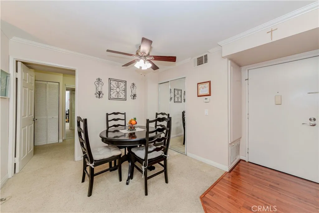 21450 Burbank Boulevard 211, Woodland Hills, California 91367 home-pic-6