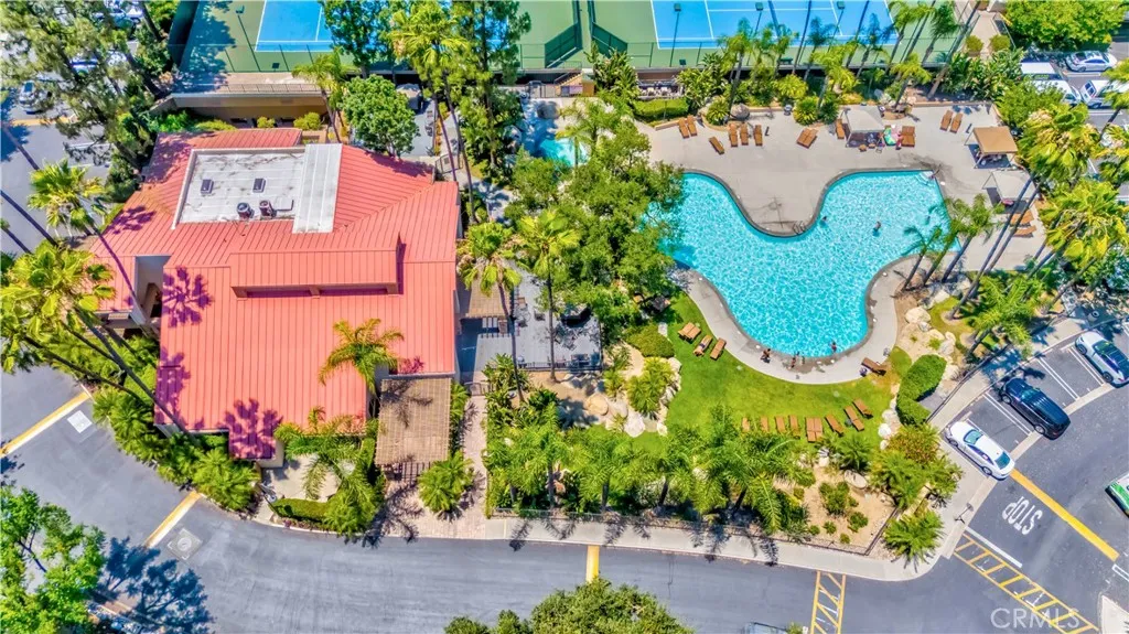 21450 Burbank Boulevard 211, Woodland Hills, California 91367 home-pic-22