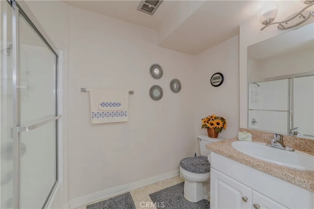 21450 Burbank Boulevard 211, Woodland Hills, California 91367 home-pic-13