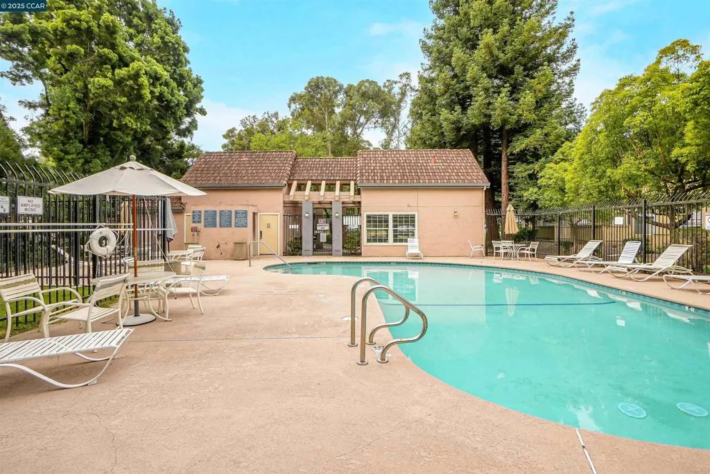 1407 Forest Run, Hercules, California 94547 home-pic-38