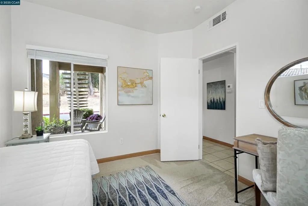 1407 Forest Run, Hercules, California 94547 home-pic-18