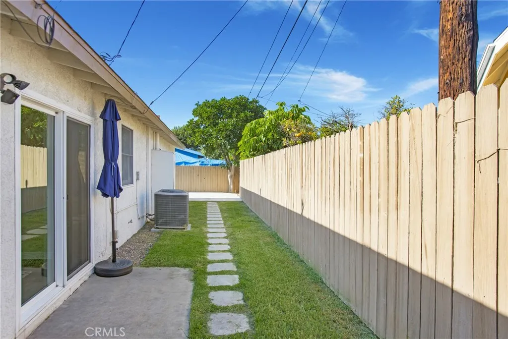 1029 W Sycamore Avenue, Orange, California 92868 home-pic-21