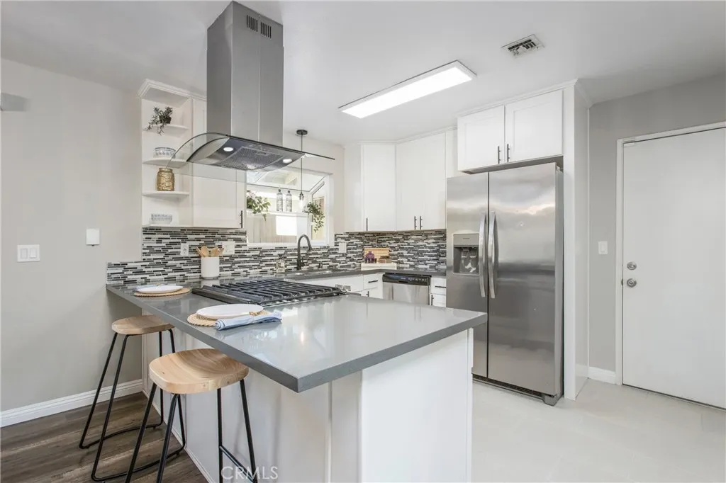 1029 W Sycamore Avenue, Orange, California 92868 home-pic-10
