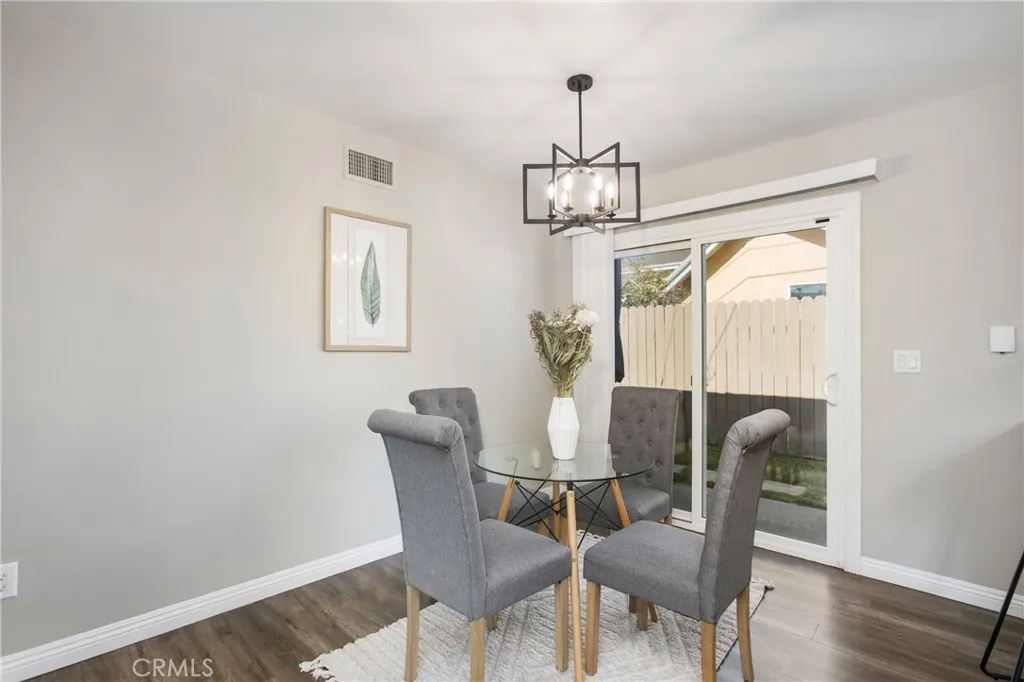 1029 W Sycamore Avenue, Orange, California 92868 home-pic-7