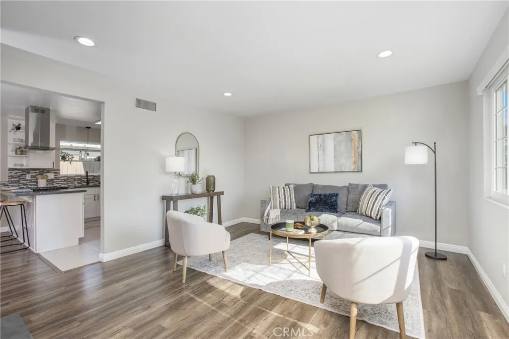 1029 W Sycamore Avenue, Orange, California 92868 home-pic-6